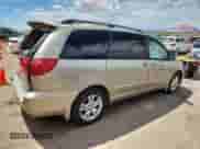 2006 Toyota Sienna XLE z VIN 5TDZA22C36S551052, wystawiony jako Copart lot #70466395 z przebiegiem 174 076 mil mil oraz Szkoda całkowita • Salvage title. Historia ofert i sprzedaży dostępna na DreamBid. Obrazek 3.