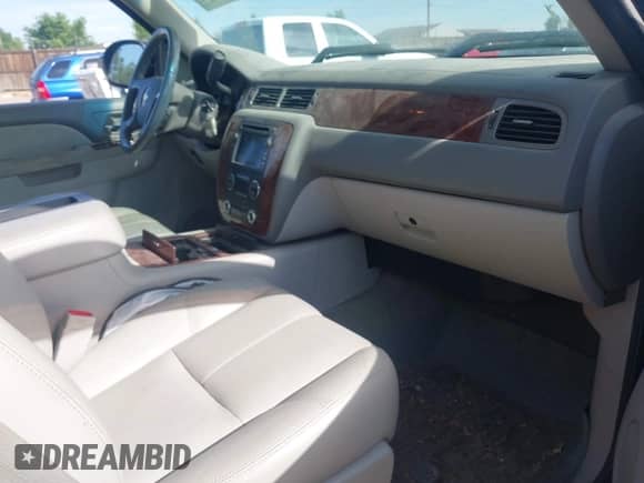 2011 Chevrolet Silverado 1500 LTZ z VIN 3GCPKTE25BG142685, wystawiony jako IAAI lot #42784503 z przebiegiem 220 002 mil mil oraz . Historia ofert i sprzedaży dostępna na DreamBid. Obrazek 5.