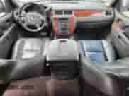 2010 Chevrolet Tahoe LT с VIN 1GNUKBE08AR288872, выставлен на аукционе Copart как лот 62735745 с пробегом 134 514 миль миль и Списание • Salvage title. История ставок и продаж доступна на DreamBid. Изображение 8.