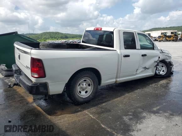 2019 Ram 1500 Tradesman z VIN 1C6RR7FT1KS663146, wystawiony jako Copart lot #62945075 z przebiegiem 101 619 mil mil oraz Szkoda całkowita • Salvage title. Historia ofert i sprzedaży dostępna na DreamBid. Obrazek 3.