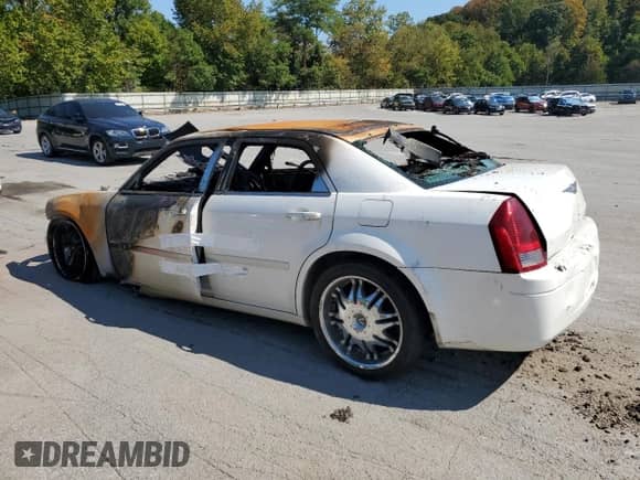 2006 Chrysler 300 z VIN 2C3KA43R26H484558, wystawiony jako Copart lot #80441675 z przebiegiem Nie podano mil oraz Szkoda całkowita • Salvage title. Historia ofert i sprzedaży dostępna na DreamBid. Obrazek 2.