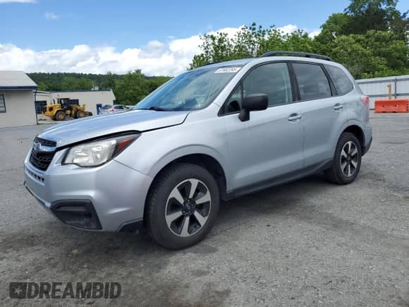 2017 Subaru Forester z VIN JF2SJABC2HH408727, wystawiony jako Copart lot #57682295 z przebiegiem 219 609 mil mil oraz Czysty tytuł • Clean title. Historia ofert i sprzedaży dostępna na DreamBid. Obrazek 1.