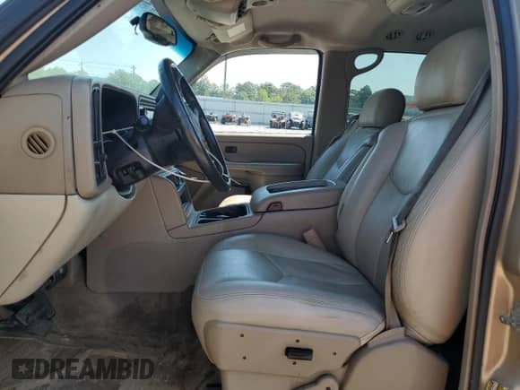 2005 Chevrolet Tahoe LT z VIN 1GNEC13TX5R174726, wystawiony jako Copart lot #80437135 z przebiegiem 288 874 mil mil oraz Szkoda całkowita • Salvage title. Historia ofert i sprzedaży dostępna na DreamBid. Obrazek 7.