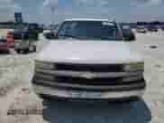 2002 Chevrolet Silverado 1500 z VIN 1GCEC14W62Z117467, wystawiony jako Copart lot #61867005 z przebiegiem 346 188 mil mil oraz Szkoda całkowita • Salvage title. Historia ofert i sprzedaży dostępna na DreamBid. Obrazek 5.