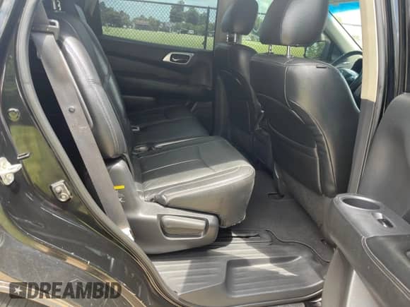 2014 Nissan Pathfinder Platinum with VIN 5N1AR2MN6EC733487, listed as a Copart auction lot 62967685 with 132,721 mi miles and Clean title. Bid and sale history available at DreamBid. Image 6.