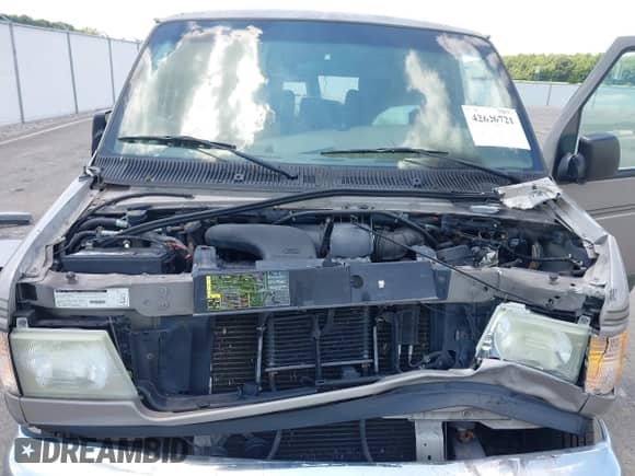 2002 Ford Econoline Cargo Recreational with VIN 1FDRE14L72HB80077, listed as a IAAI auction lot 42626721 with 218,830 mi miles and . Bid and sale history available at DreamBid. Image 10.