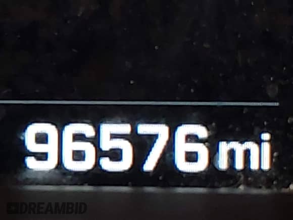 2018 Hyundai Santa Fe 2.4L z VIN 5NMZU3LBXJH098272, wystawiony jako IAAI lot #43375252 z przebiegiem 96 576 mil mil oraz . Historia ofert i sprzedaży dostępna na DreamBid. Obrazek 15.