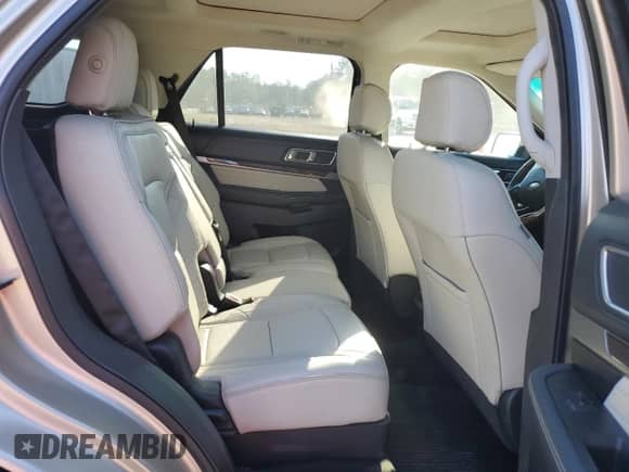 2017 Ford Explorer Platinum с VIN 1FM5K8HT7HGA15803, выставлен на аукционе Copart как лот 82446385 с пробегом 48 330 миль миль и Списание • Salvage title. История ставок и продаж доступна на DreamBid. Изображение 11.