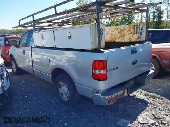 2005 Ford F-150 XL с VIN 1FTRF12245NC08743, выставлен на аукционе IAAI как лот 43335889 с пробегом 276 183 миль миль и . История ставок и продаж доступна на DreamBid. Изображение 3.