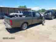 2003 Nissan Frontier XE z VIN 1N6DD26T93C456470, wystawiony jako IAAI lot #39643098 z przebiegiem 237 317 mil mil oraz . Historia ofert i sprzedaży dostępna na DreamBid. Obrazek 4.