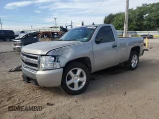 2008 Chevrolet Silverado 1500 Work Truck с VIN 1GCEC14X28Z323077, выставлен на аукционе Copart как лот 81819145 с пробегом 159 650 миль миль и Списание • Salvage title. История ставок и продаж доступна на DreamBid. Изображение 1.