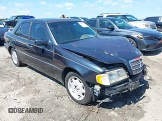1996 Mercedes-Benz C z VIN WDBHA28E2TF372452, wystawiony jako IAAI lot #42457010 z przebiegiem Nie podano mil oraz . Historia ofert i sprzedaży dostępna na DreamBid. Obrazek 1.