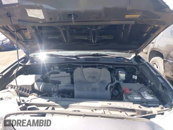 2016 Toyota Tacoma SR5 with VIN 3TMAZ5CNXGM009360, listed as a IAAI auction lot 43186084 with 89,490 mi miles and . Bid and sale history available at DreamBid. Image 10.