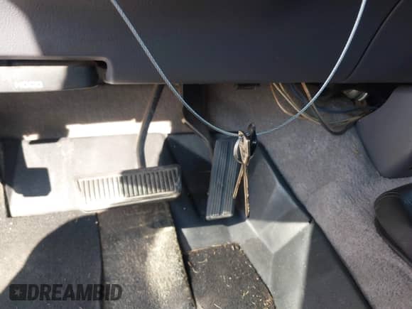 1997 Dodge 1500 z VIN 1B7HF16Z1VS107468, wystawiony jako IAAI lot #43487106 z przebiegiem 104 919 mil mil oraz . Historia ofert i sprzedaży dostępna na DreamBid. Obrazek 11.