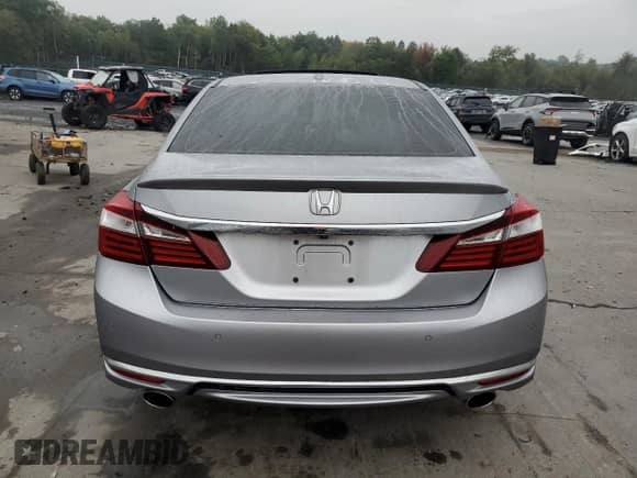 2017 Honda Accord Touring z VIN 1HGCR3F97HA021431, wystawiony jako Copart lot #81602575 z przebiegiem 126 191 mil mil oraz Szkoda całkowita • Salvage title. Historia ofert i sprzedaży dostępna na DreamBid. Obrazek 6.