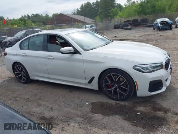 2022 BMW 5 Series 530i xDrive with VIN WBA13BJ00NWX59528, listed as a IAAI auction lot 42388427 with 50,374 mi miles and . Bid and sale history available at DreamBid. Image 13.