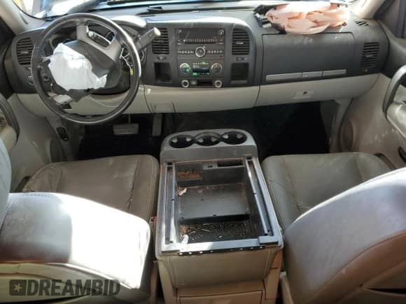 2009 Chevrolet Silverado 2500HD с VIN 1GCHC53K79F105245, выставлен на аукционе Copart как лот 80352014 с пробегом Не указан миль и Списание • Salvage title. История ставок и продаж доступна на DreamBid. Изображение 8.