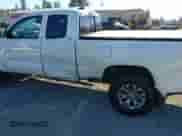 2018 Toyota Tacoma SR5 с VIN 5TFSZ5AN4JX155746, выставлен на аукционе IAAI как лот 42450215 с пробегом 48 285 миль миль и . История ставок и продаж доступна на DreamBid. Изображение 6.