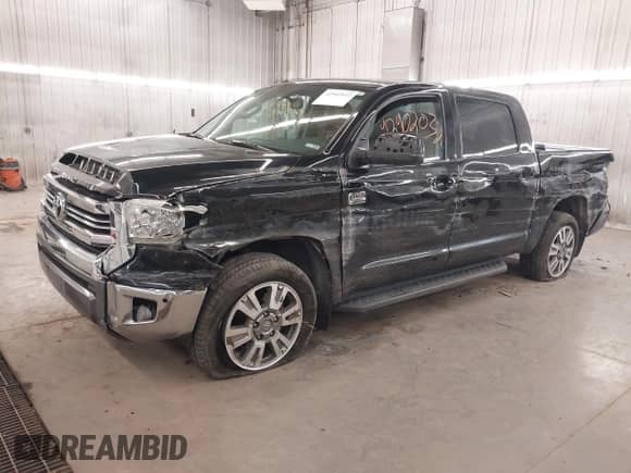 2017 Toyota Tundra Platinum с VIN 5TFAY5F12HX655824, выставлен на аукционе IAAI как лот 42902032 с пробегом 116 161 миль миль и . История ставок и продаж доступна на DreamBid. Изображение 2.