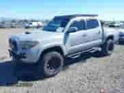2019 Toyota Tacoma SR z VIN 5TFCZ5AN8KX193437, wystawiony jako IAAI lot #43278180 z przebiegiem 70 048 mil mil oraz . Historia ofert i sprzedaży dostępna na DreamBid. Obrazek 18.