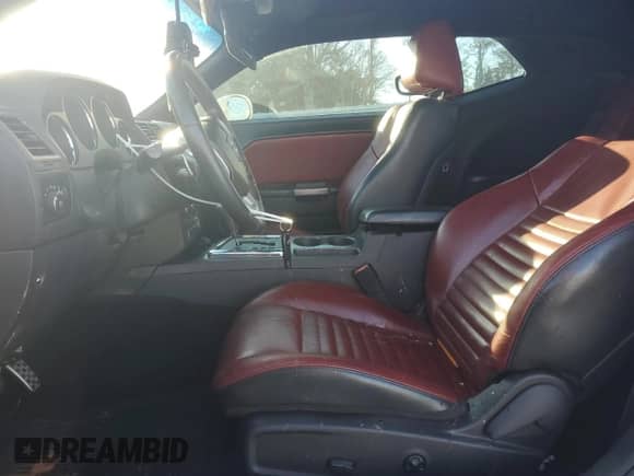 2014 Dodge Challenger R/T Plus with VIN 2C3CDYBT4EH154046, listed as a Copart auction lot 44773895 with 137,685 mi miles and Salvage title. Bid and sale history available at DreamBid. Image 7.
