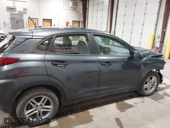 2021 Hyundai Kona SE с VIN KM8K1CAA7MU688927, выставлен на аукционе IAAI как лот 43272669 с пробегом 90 184 миль миль и . История ставок и продаж доступна на DreamBid. Изображение 13.