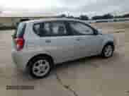 2010 Chevrolet Aveo 1LT с VIN KL1TD6DE9AB006855, выставлен на аукционе Copart как лот 64120345 с пробегом Не указан миль и Списание • Salvage title. История ставок и продаж доступна на DreamBid. Изображение 3.
