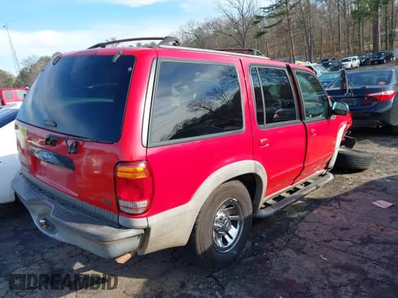 1999 Ford Explorer XL with VIN 1FMZU32X5XUB99942, listed as a IAAI auction lot 41204906 with 212,882 mi miles and . Bid and sale history available at DreamBid. Image 4.