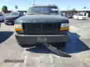1994 Ford F-150 z VIN 1FTEF14YXRNB12413, wystawiony jako Copart lot #66446545 z przebiegiem 141 033 mil mil oraz Czysty tytuł • Clean title. Historia ofert i sprzedaży dostępna na DreamBid. Obrazek 5.