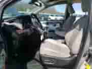 2020 Toyota Sienna XLE z VIN 5TDDZ3DC7LS230732, wystawiony jako Copart lot #51144825 z przebiegiem 78 567 mil mil oraz Szkoda całkowita • Salvage title. Historia ofert i sprzedaży dostępna na DreamBid. Obrazek 7.