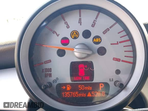 2010 MINI Hardtop with VIN WMWMF3C53ATZ64405, listed as a IAAI auction lot 42673213 with 135,765 mi miles and . Bid and sale history available at DreamBid. Image 7.