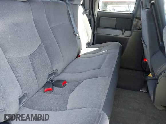 2006 GMC Sierra 1500 SLE1 z VIN 2GTEC19V061268867, wystawiony jako IAAI lot #41557887 z przebiegiem 190 359 mil mil oraz . Historia ofert i sprzedaży dostępna na DreamBid. Obrazek 8.
