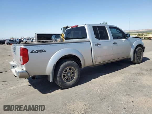 2008 Nissan Frontier SE z VIN 1N6AD09W38C401405, wystawiony jako Copart lot #63860465 z przebiegiem 199 064 mil mil oraz Szkoda całkowita • Salvage title. Historia ofert i sprzedaży dostępna na DreamBid. Obrazek 3.