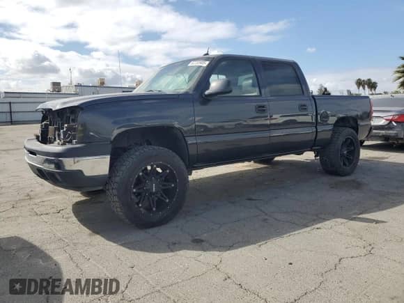 2005 Chevrolet Silverado 1500 LS z VIN 2GCEC13T151338673, wystawiony jako Copart lot #82230905 z przebiegiem Nie podano mil oraz Szkoda całkowita • Salvage title. Historia ofert i sprzedaży dostępna na DreamBid. Obrazek 1.