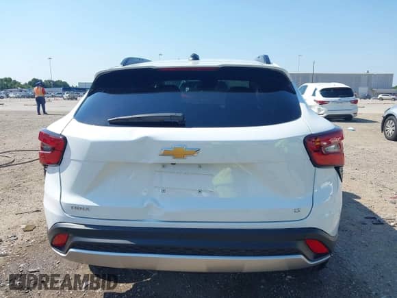 2025 Chevrolet Trax LT z VIN KL77LHEP1SC001764, wystawiony jako IAAI lot #43015302 z przebiegiem 5 598 mil mil oraz . Historia ofert i sprzedaży dostępna na DreamBid. Obrazek 17.