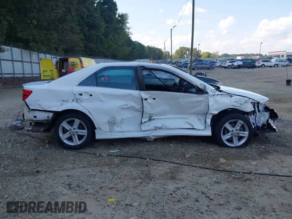 2013 Toyota Camry L with VIN 4T1BF1FK9DU658206, listed as a IAAI auction lot 43288530 with 137,296 mi miles and . Bid and sale history available at DreamBid. Image 14.