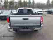 2018 Toyota Tacoma SR5 с VIN 5TFSZ5AN4JX156296, выставлен на аукционе IAAI как лот 41911608 с пробегом 105 340 миль миль и . История ставок и продаж доступна на DreamBid. Изображение 16.