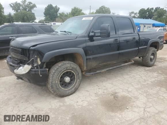 2002 Chevrolet Silverado 2500HD LS с VIN 1GCHK23U62F205135, выставлен на аукционе Copart как лот 71025955 с пробегом 255 159 миль миль и Списание • Salvage title. История ставок и продаж доступна на DreamBid. Изображение 1.