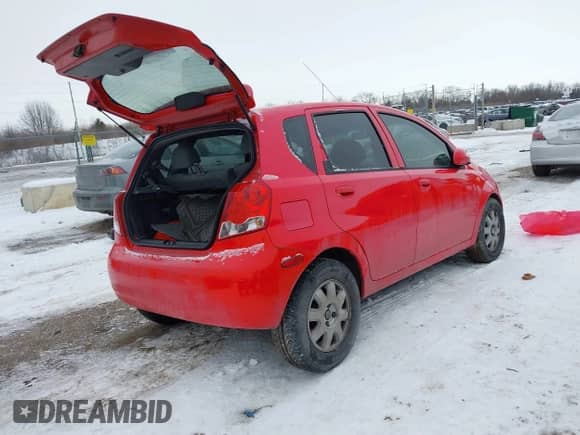 2004 Chevrolet Aveo LS с VIN KL1TJ62644B243830, выставлен на аукционе IAAI как лот 41317736 с пробегом 121 840 миль миль и . История ставок и продаж доступна на DreamBid. Изображение 4.