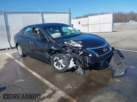 2015 Nissan Altima S z VIN 1N4AL3AP0FC465917, wystawiony jako IAAI lot #41650721 z przebiegiem 105 357 mil mil oraz . Historia ofert i sprzedaży dostępna na DreamBid. Obrazek 1.