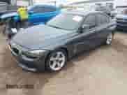 2013 BMW 3 Series 328i z VIN WBA3A5G53DNP18818, wystawiony jako IAAI lot #43439576 z przebiegiem 131 279 mil mil oraz . Historia ofert i sprzedaży dostępna na DreamBid. Obrazek 17.