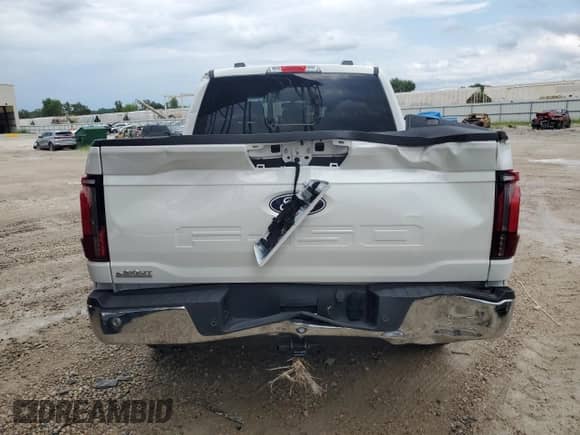 2024 Ford F-150 Lariat с VIN 1FTFW5L58RFA75357, выставлен на аукционе Copart как лот 58358555 с пробегом 5 849 миль миль и Списание • Salvage title. История ставок и продаж доступна на DreamBid. Изображение 6.