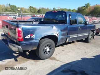 2005 Chevrolet Silverado 1500 Z71 z VIN 2GCEK19B351262133, wystawiony jako IAAI lot #43432118 z przebiegiem 230 476 mil mil oraz . Historia ofert i sprzedaży dostępna na DreamBid. Obrazek 4.