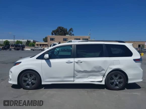 2017 Toyota Sienna SE with VIN 5TDXZ3DC3HS840664, listed as a IAAI auction lot 42555989 with 109,162 mi miles and . Bid and sale history available at DreamBid. Image 14.