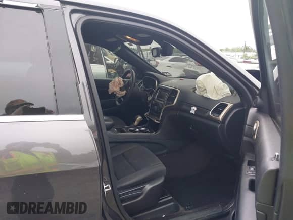 2017 Jeep Grand Cherokee Laredo z VIN 1C4RJFAG2HC901982, wystawiony jako IAAI lot #42605154 z przebiegiem 151 646 mil mil oraz . Historia ofert i sprzedaży dostępna na DreamBid. Obrazek 5.