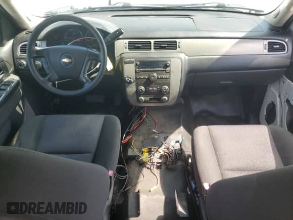 2013 Chevrolet Tahoe Commercial с VIN 1GNSK2E04DR343846, выставлен на аукционе Copart как лот 67101715 с пробегом 127 672 миль миль и Списание • Salvage title. История ставок и продаж доступна на DreamBid. Изображение 8.