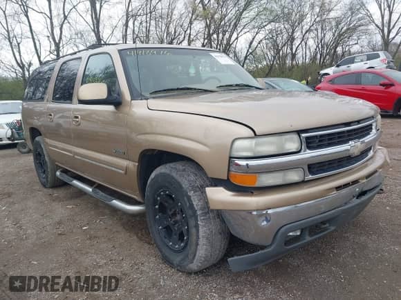 2000 Chevrolet Suburban LT with VIN 3GNFK16T6YG170955, listed as a IAAI auction lot 41918976 with 332,207 mi miles and . Bid and sale history available at DreamBid. Image 12.