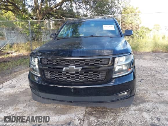 2019 Chevrolet Suburban Premier with VIN 1GNSKJKJ3KR330784, listed as a IAAI auction lot 43423030 with 204,797 mi miles and . Bid and sale history available at DreamBid. Image 6.