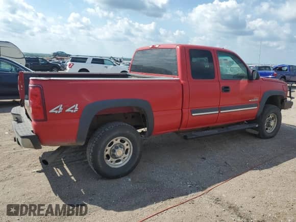2003 Chevrolet Silverado 2500HD LT z VIN 1GCHK29163E311203, wystawiony jako Copart lot #69152065 z przebiegiem 211 065 mil mil oraz Szkoda całkowita • Salvage title. Historia ofert i sprzedaży dostępna na DreamBid. Obrazek 3.