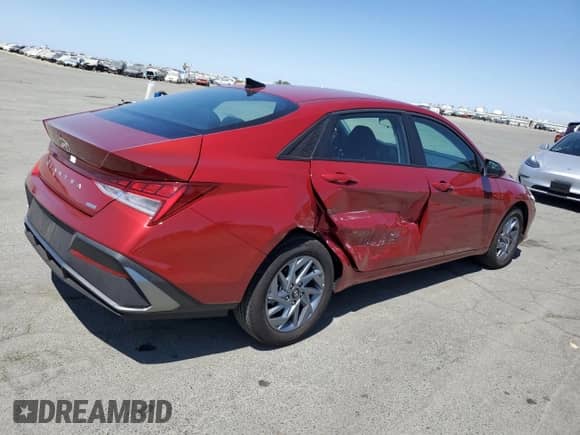 2025 Hyundai Elantra Blue z VIN KMHLM4DJ4SU129717, wystawiony jako Copart lot #63066885 z przebiegiem 10 901 mil mil oraz Szkoda całkowita • Salvage title. Historia ofert i sprzedaży dostępna na DreamBid. Obrazek 3.